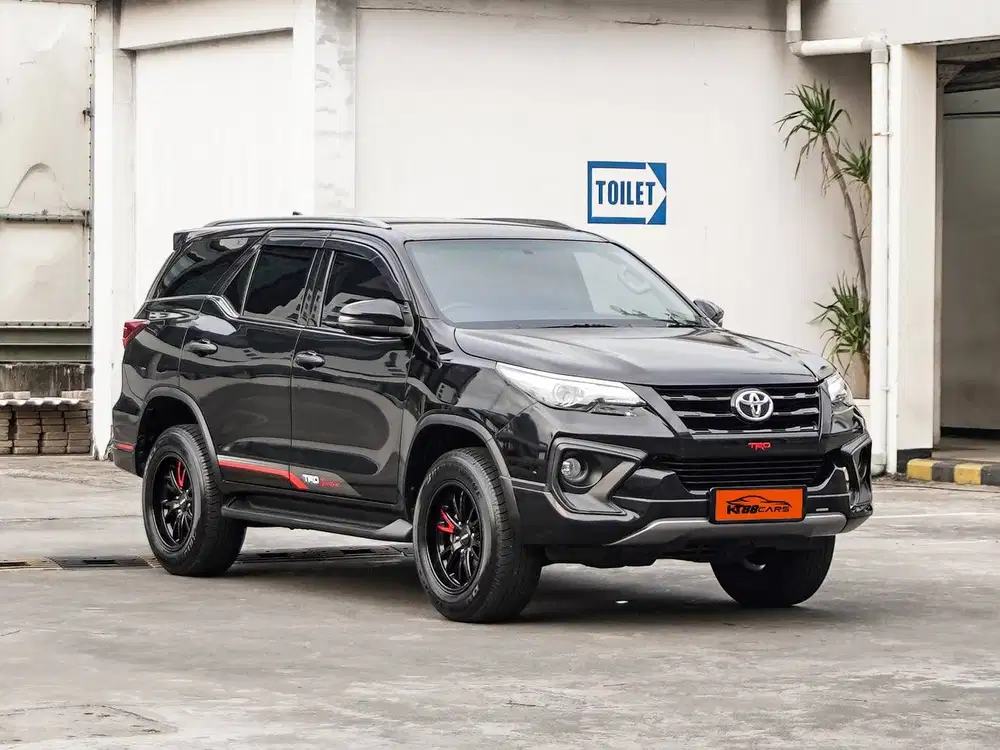 Fortuner VRZ TRD 2.4 AT 2018 Hitam