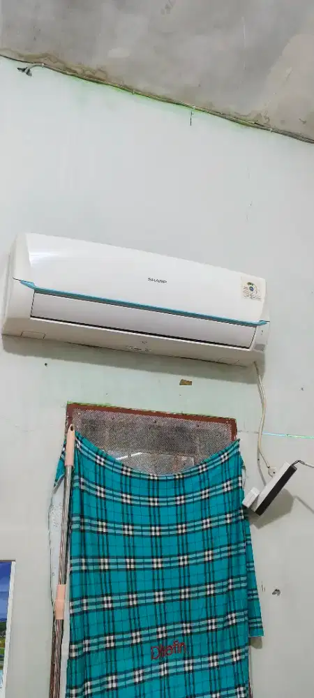 Jual AC Sharp 1/2 pk masih bagus normal dingin
