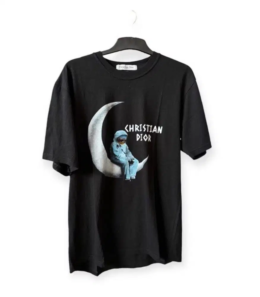 Kaos tshirt preloved bal hitam 72x56 moon Christian Dior