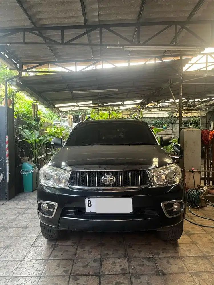 Toyota Fortuner 2.5 G Diesel Manual 2011