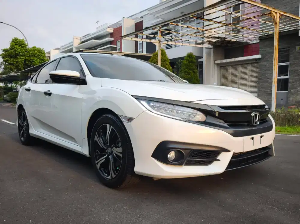(km40rb) Honda Civic Turbo ES 2018