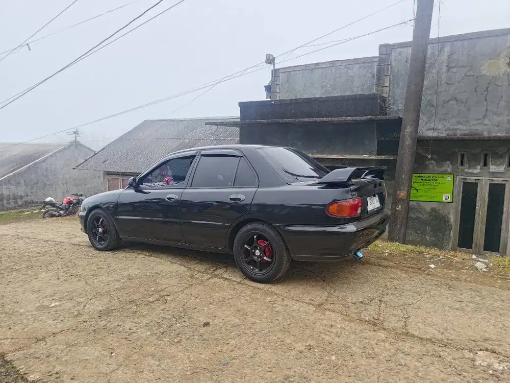 Lancer dan gan CB2 EVO3 1995 warna Hitam