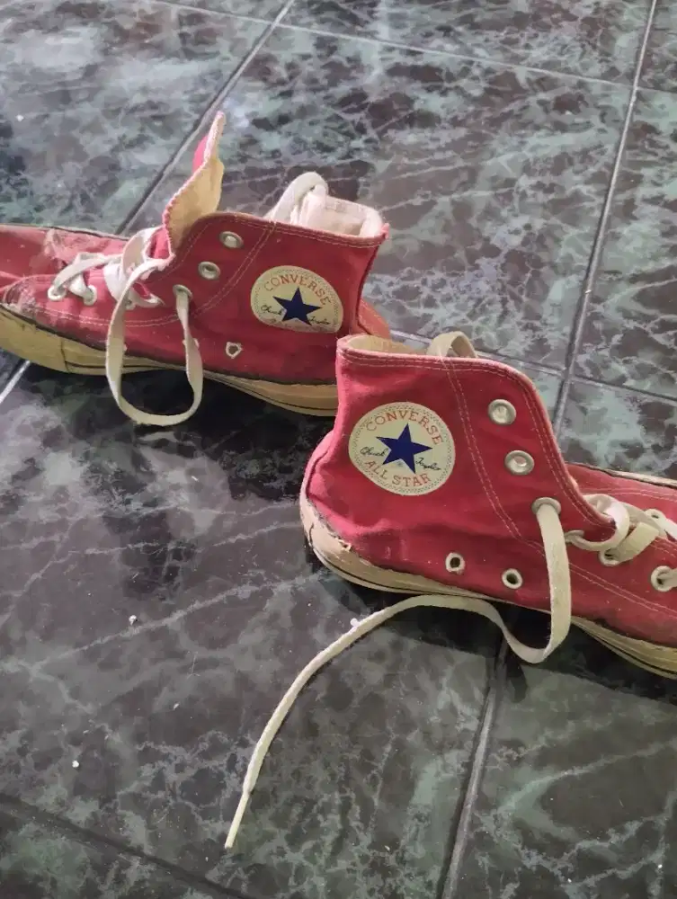 Sepatu converse uk 40
