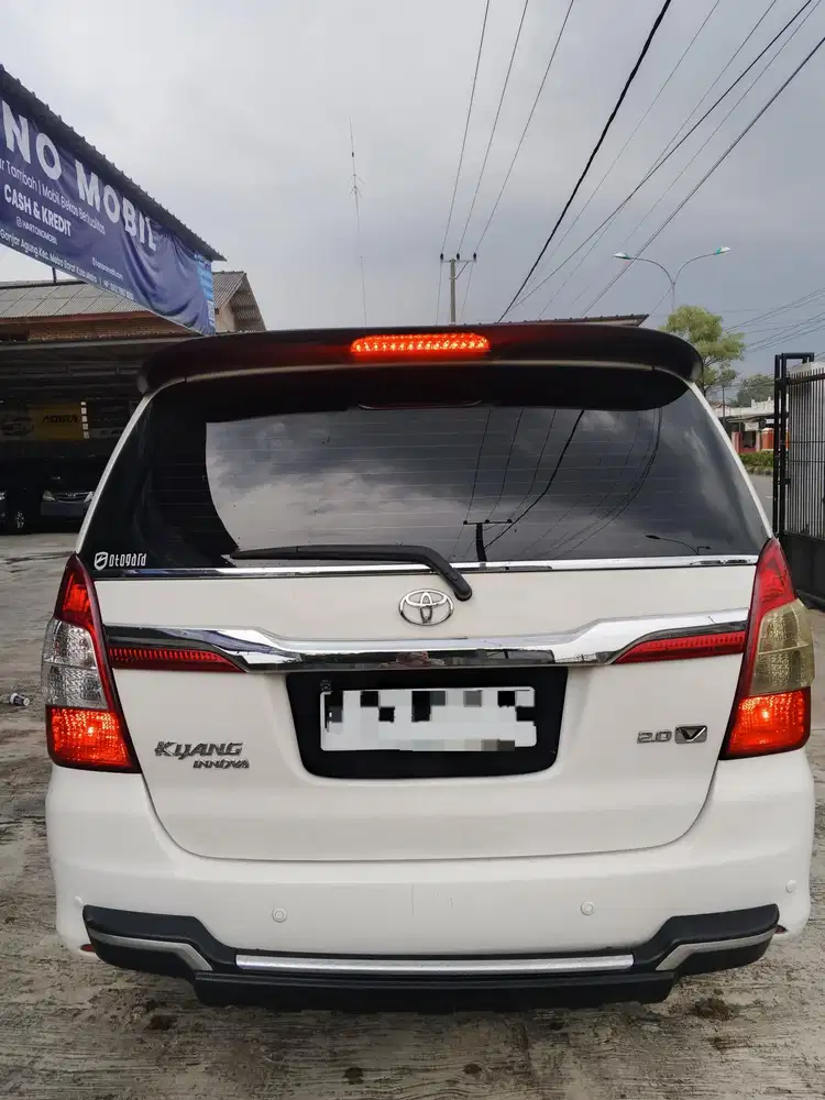Innova 2.0 V AT 2014
