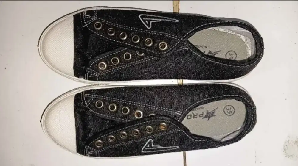 Sepatu Sneakers Pria dari Brand Pro Att