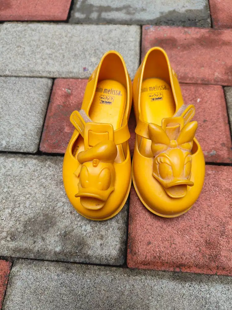 Sepatu anak Melissa - Disney twins
