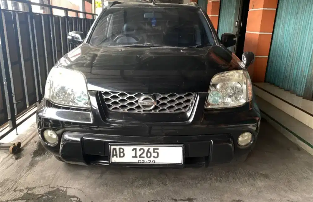 Mobil Nissan X-Trail T30 2005