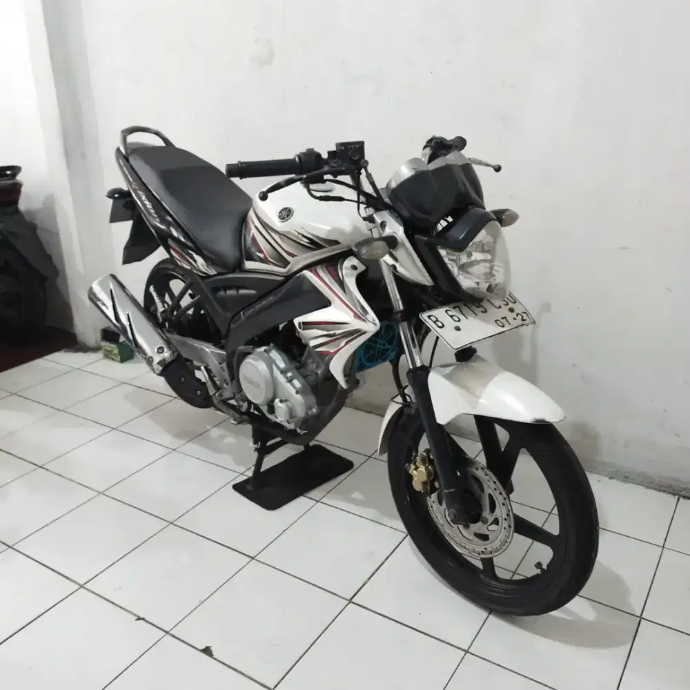 Yamaha Vixion OLD 2011 Lengkap Bagus