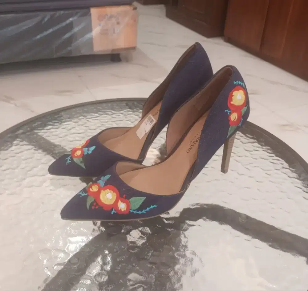 Sendal Heels Christian Siriano