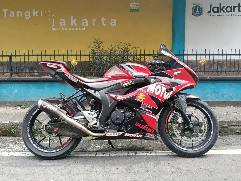 Suzuki GSX R 2017 lengkap