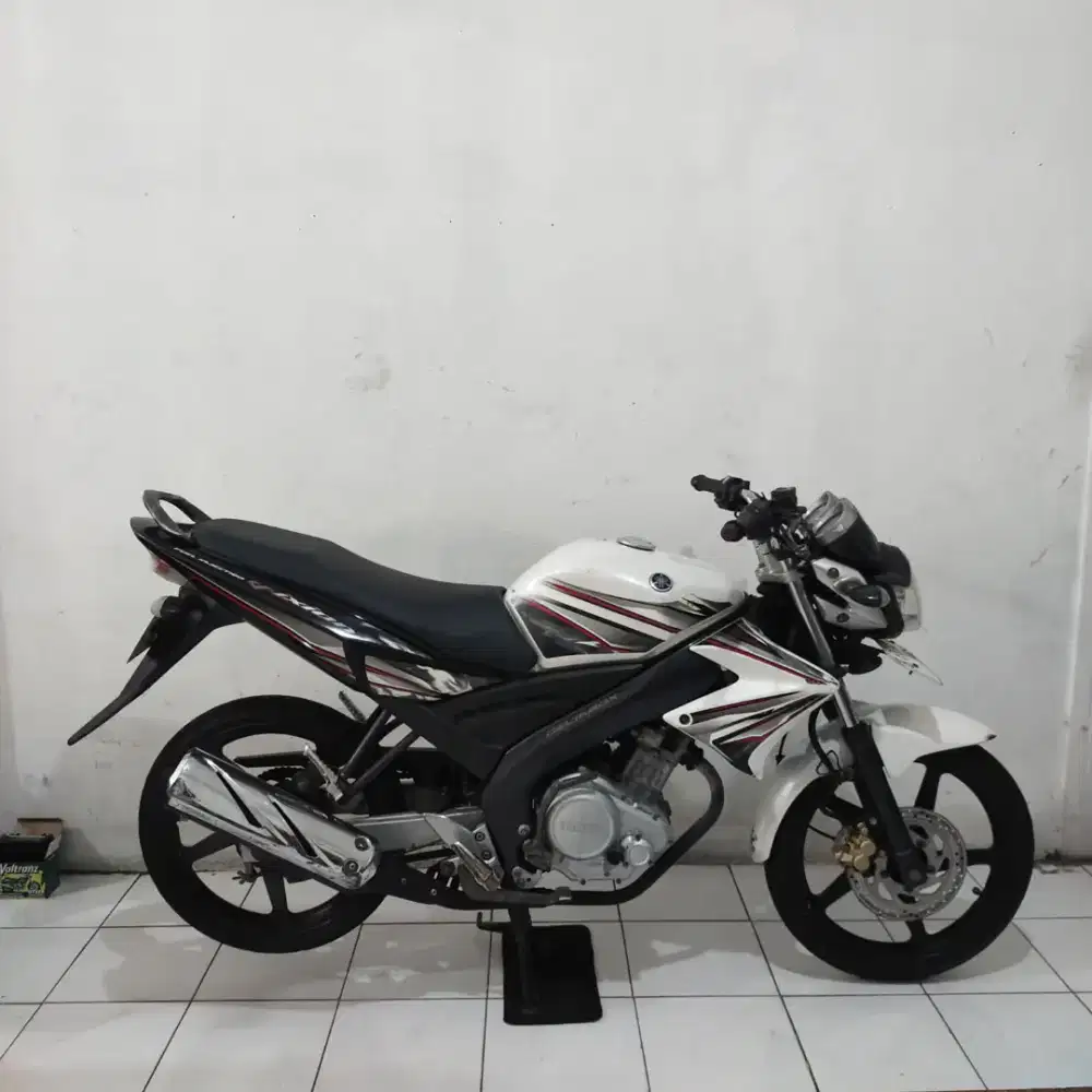 Yamaha Vixion OLD 2011 Bagus lengkap