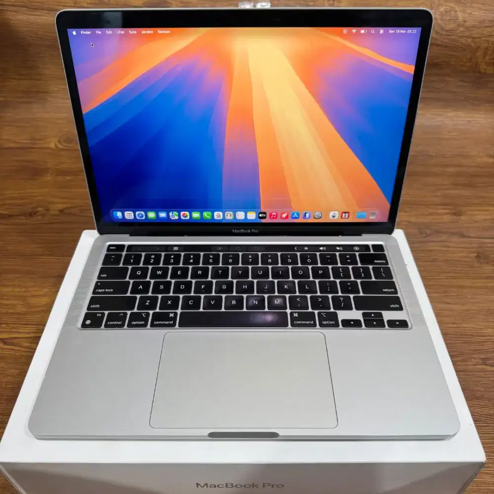 Macbook pro m1 2020 ram 8gb ssd 512gb fullset siap pakai bisa cod