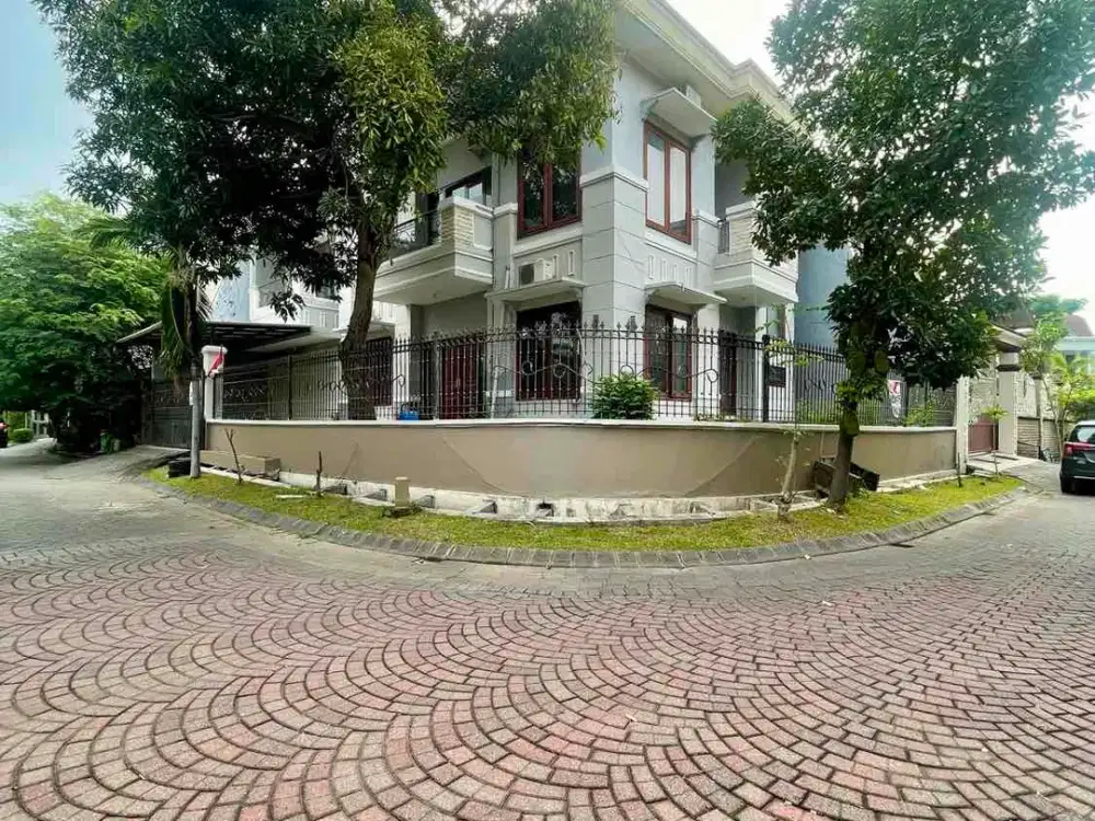 Central Park mulyosari jual murah rumah Hook 2 lantai mewah strategis dekat pusat kuliner shopping mall kampus dan sekolah