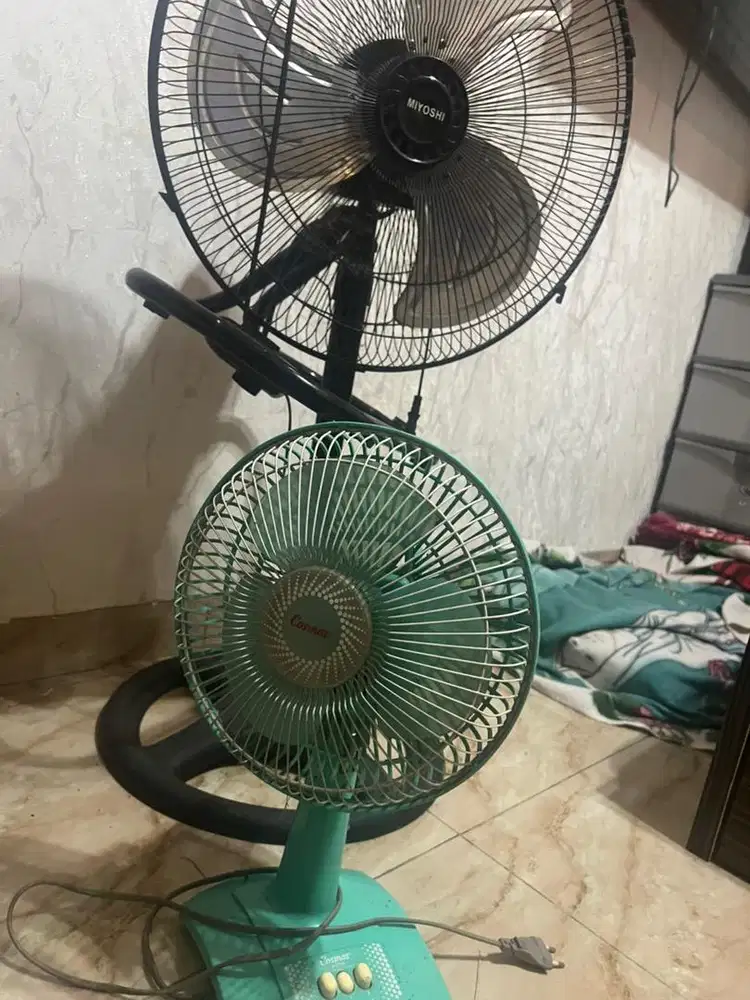 Paket Kipas Meja & Kipas Diri