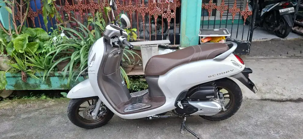 SCOOPY PRESTIGE ISTIMEWA KM LOW