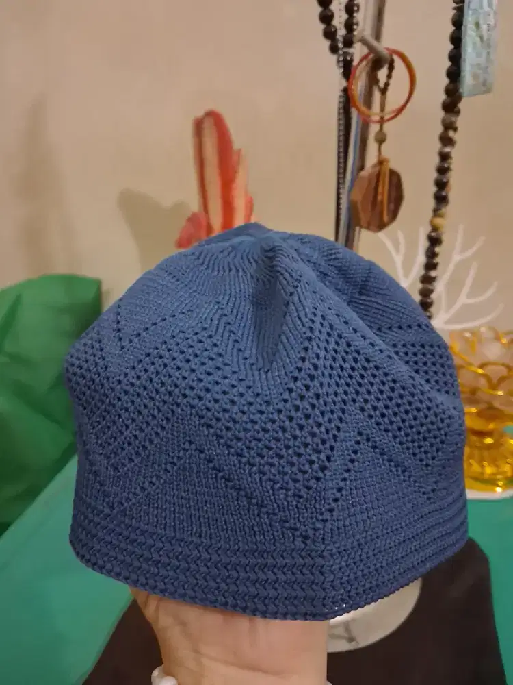 Topi peci warna biru 
Topi untuk islam 
Limited edition 
Barang teraw