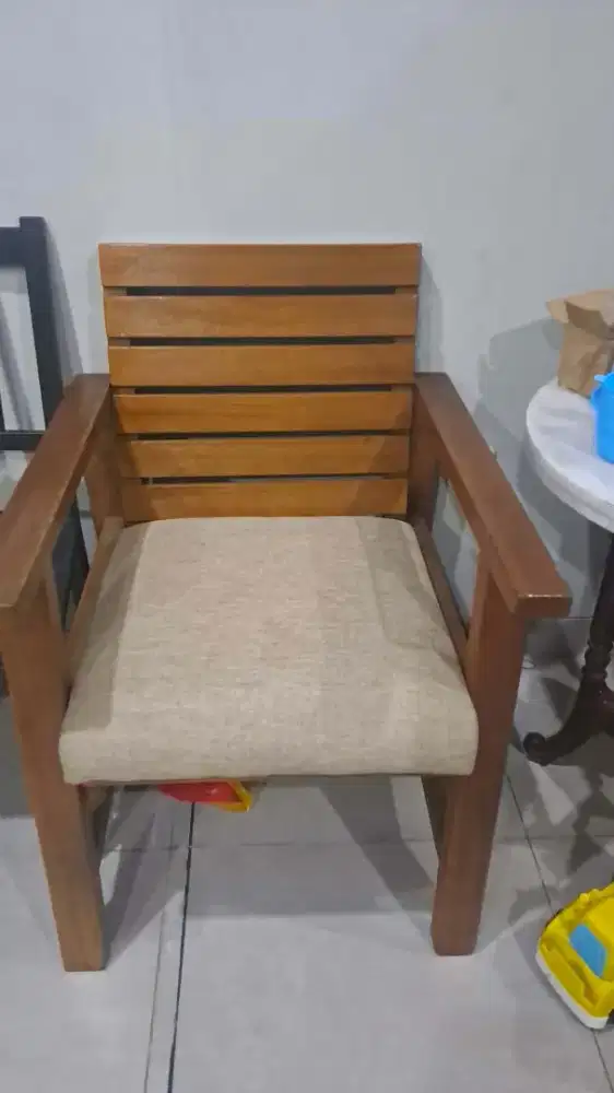 Kursi kayu jati