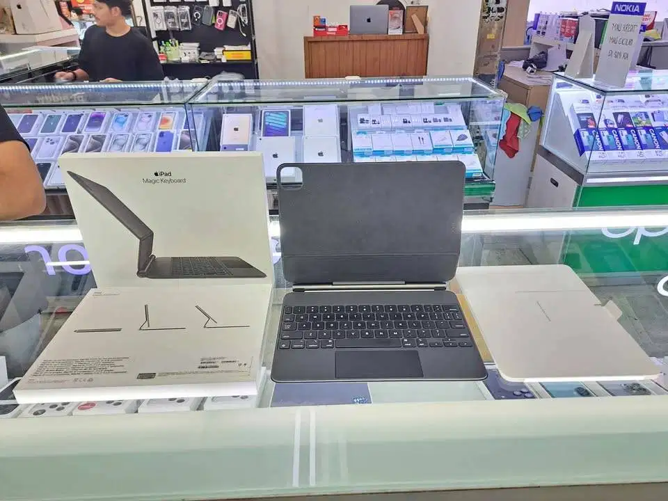 Second Magic Keyboard For IPad Pro 11 Inch Ex Inter Mulus Fullset