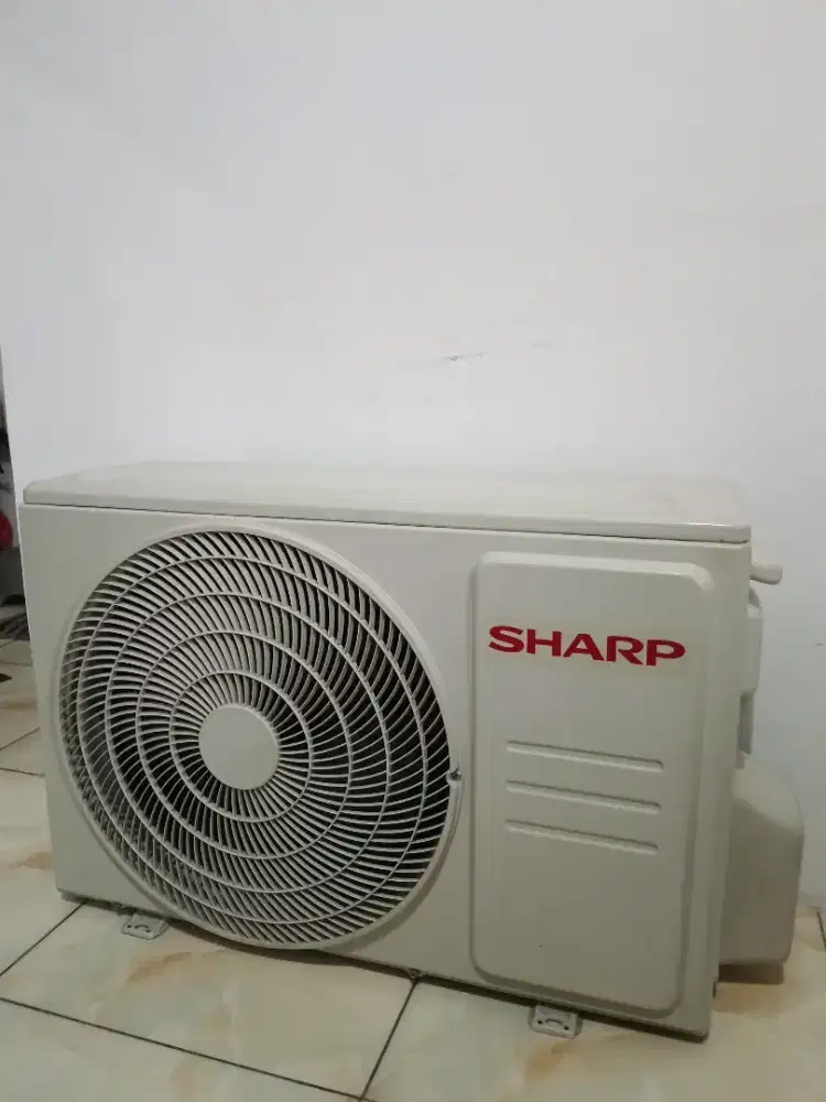 Dijual outdoor AC Sharp 1/2 pk