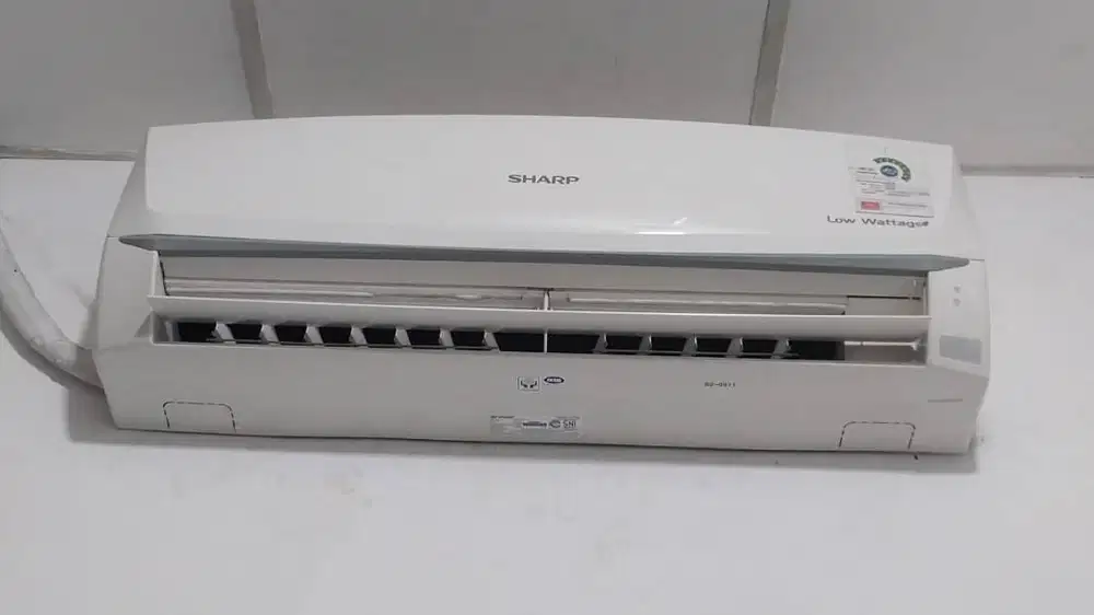 AC SHARP 1/4 0,75 PK - Jual Cepat