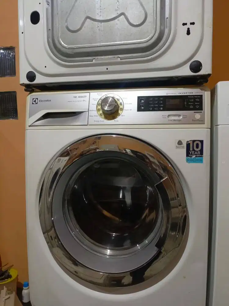 Mesin Cuci Electrolux 9kg EWF12933 Second
