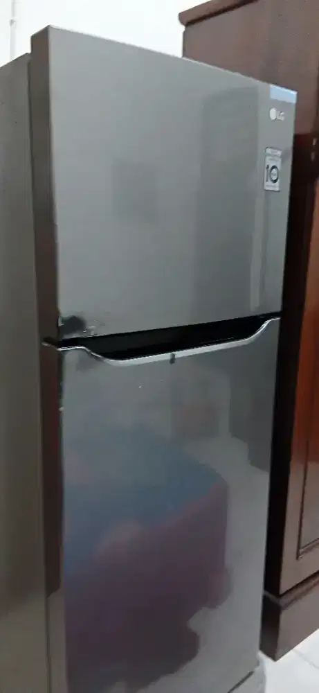 Dijual kulkas LG 2 pintu inverter