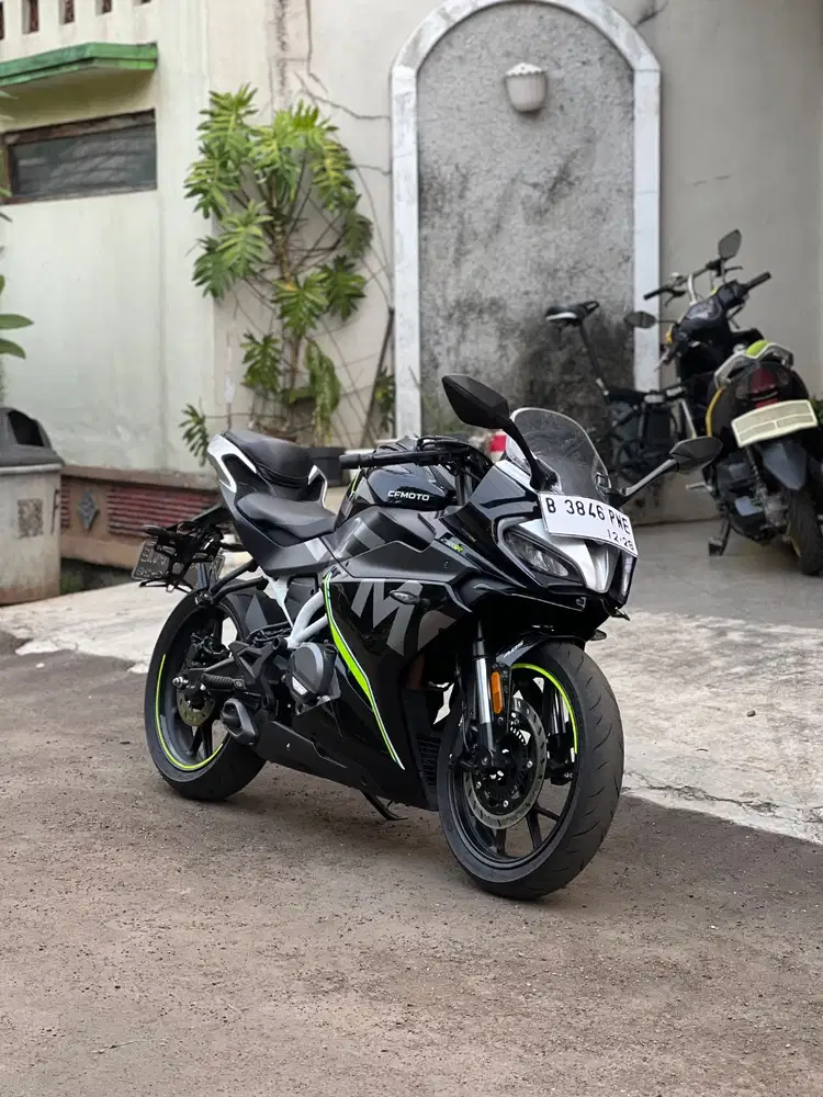 CFMoto 250SR Standard