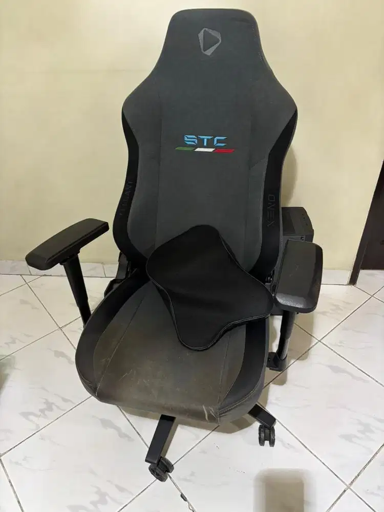 KURSI GAMING ONEX STC