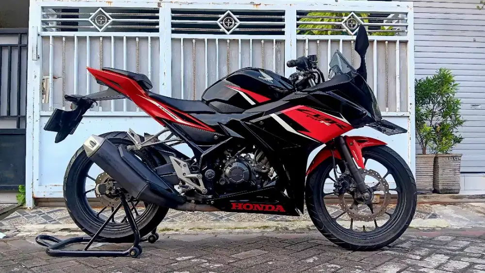Super istimewah HONDA NEW CBR 150R 2020 ABS.seri tertinggi