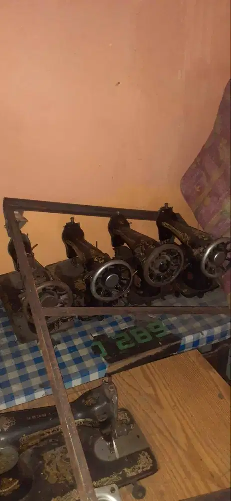 4 kepala mesin jahit