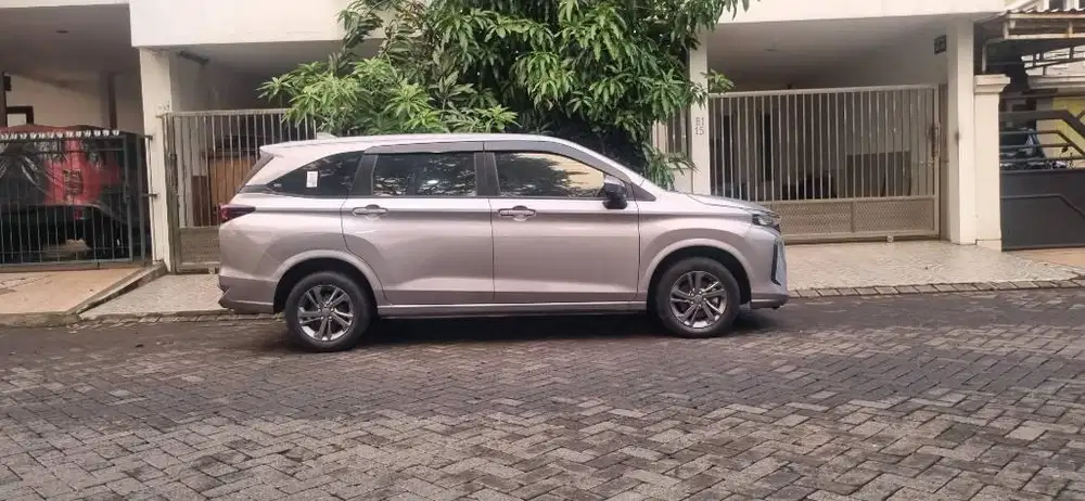 DP 8juta XENIA R 1.3 2022 SILVER