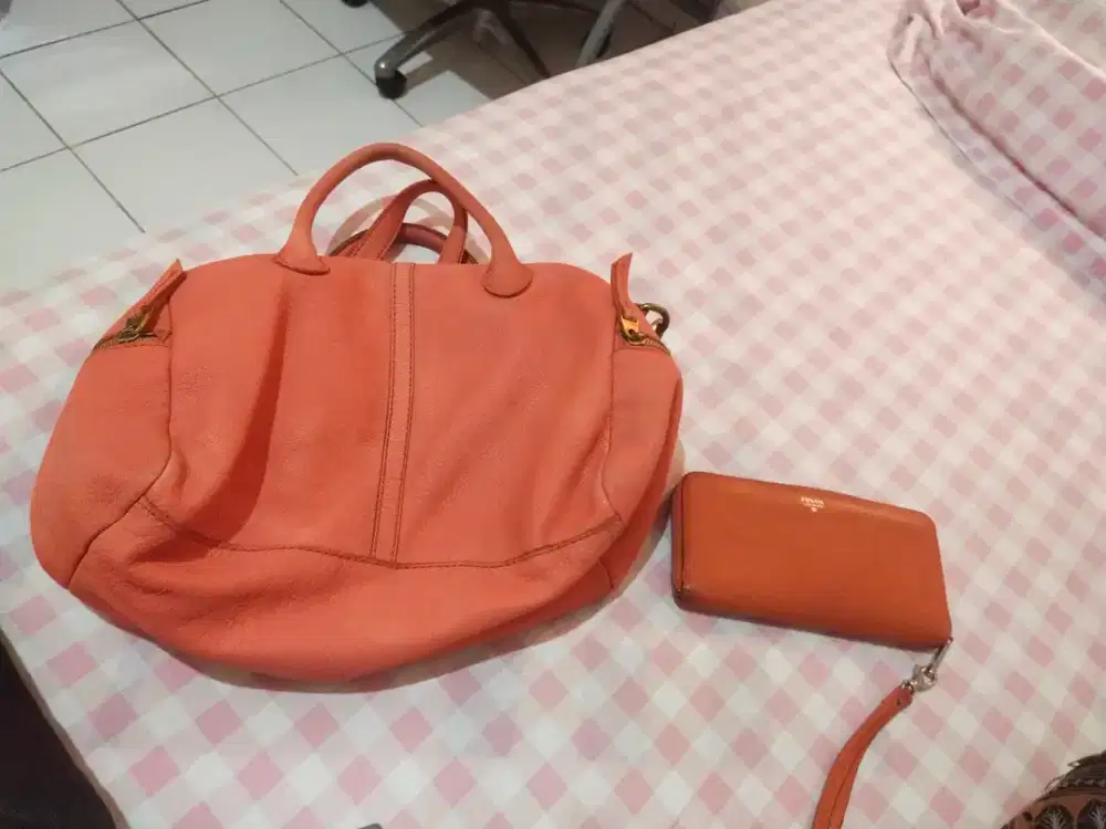 Dijual tas fosil asli beserta dompetnya
