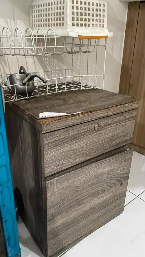 DIJUAL LEMARI KECIL ABU