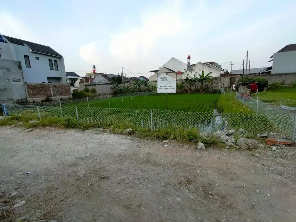 Dijual Tanah Bentuk Sawah Luas 331 Meter Persegi