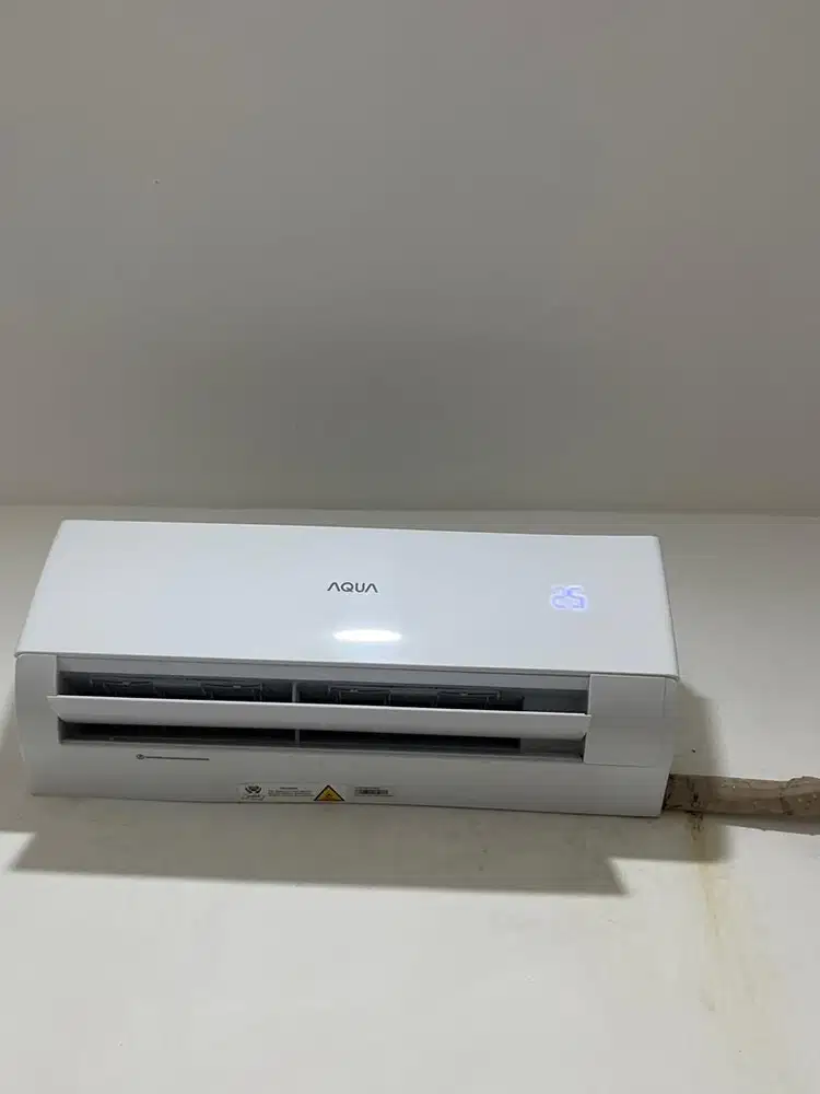 Dijual ac aqua 1/2 pk (nego)