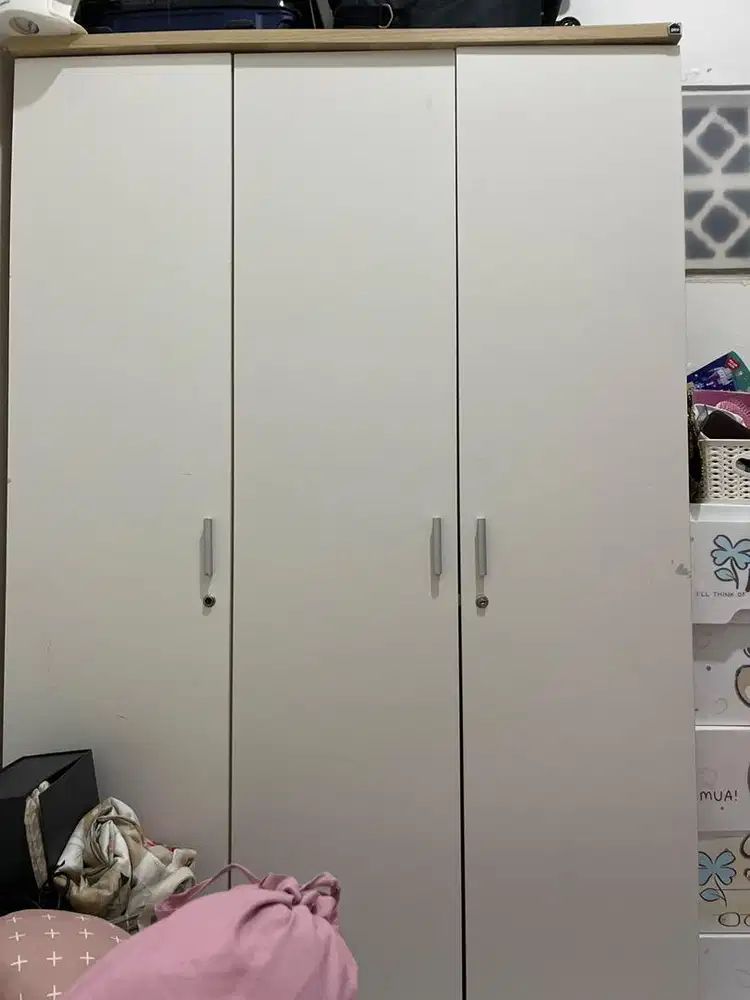 Lemari 3 pintu pira (nego)