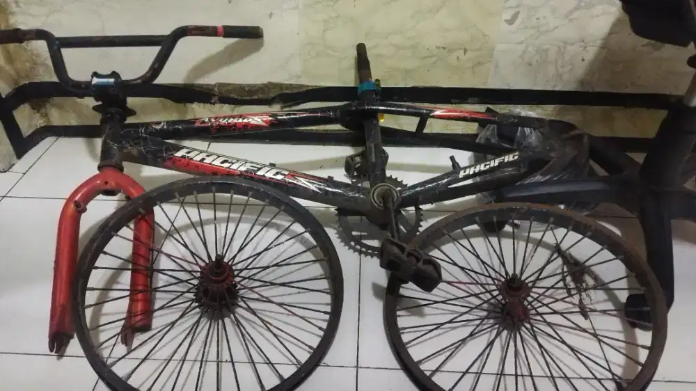 Jual aja nih rangka sepeda BMX + velk dll merk pacific