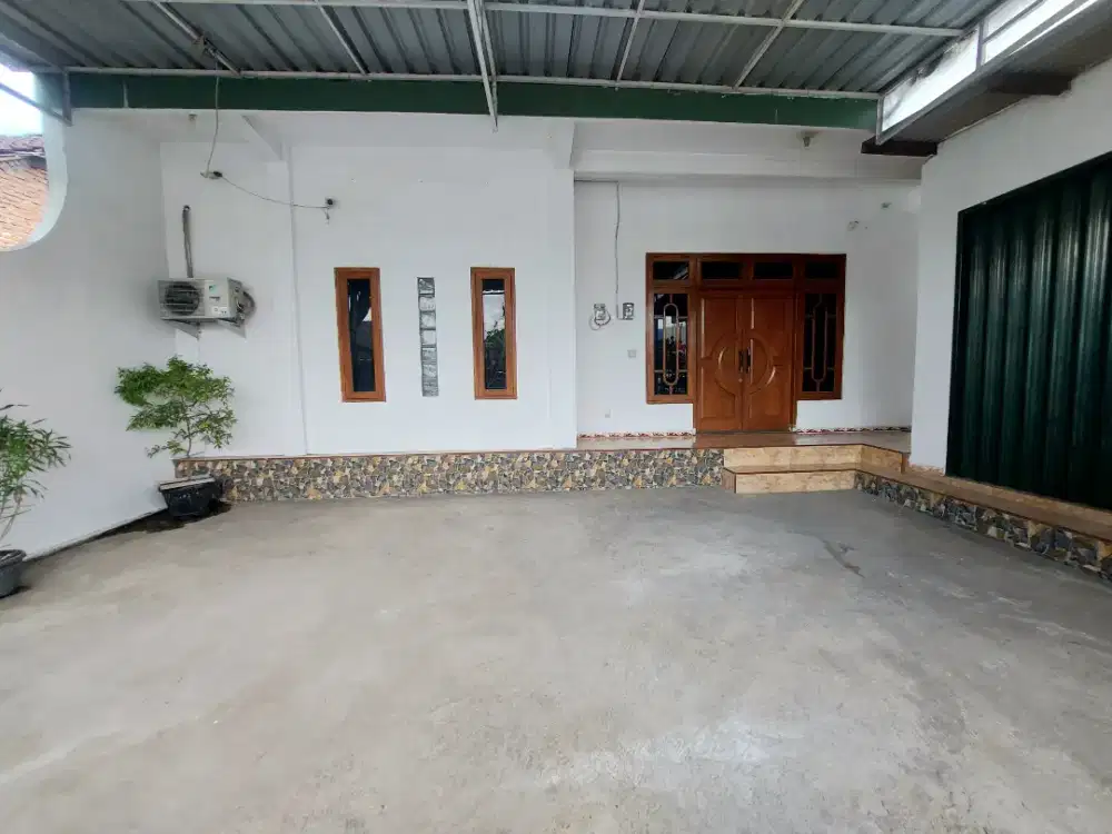 Jual rumah 2 lantai, 5 pinggir jalan raya