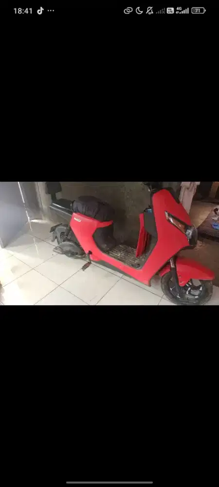Menjual sepeda listrik