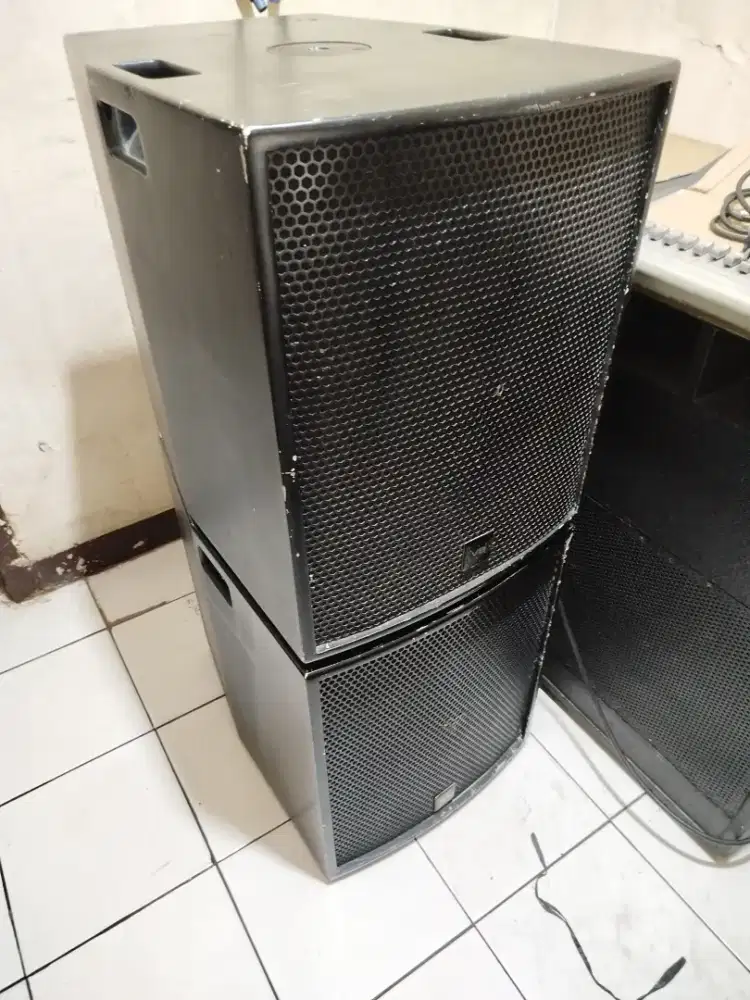 Speaker V8 active woofer 15inch.