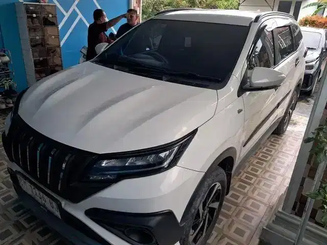 KM Rendah - Toyota Rush 1.5 TRF Sportivo Bensin - MT 2018 - BJ