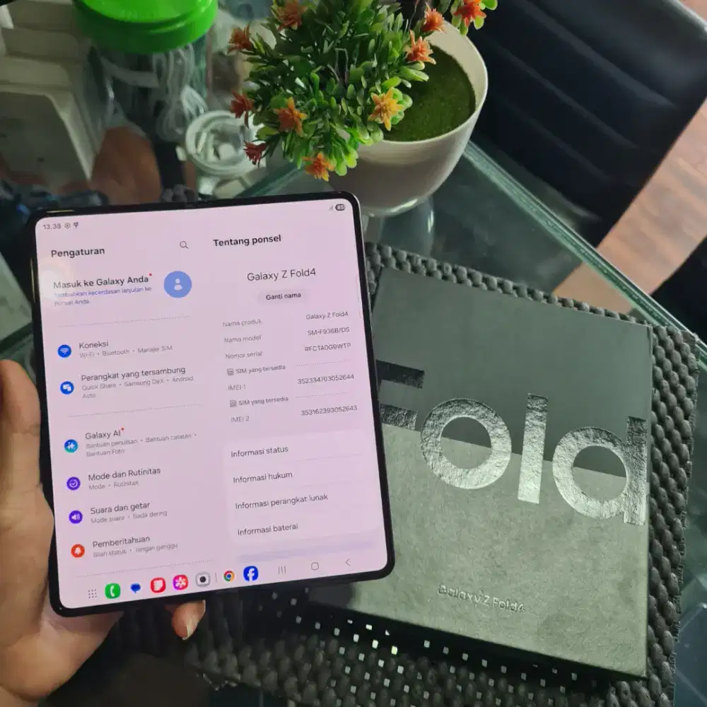 Samsung Galaxy Z Fold 4 12/256GB Fullset Mulus Normal Siap Pakai