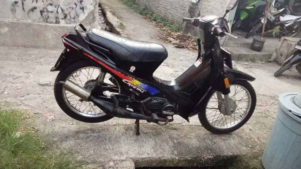 Motor Suzuki crystal