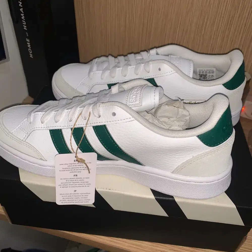 ADIDAS GRAND COURT SE SIZE 41 1/3