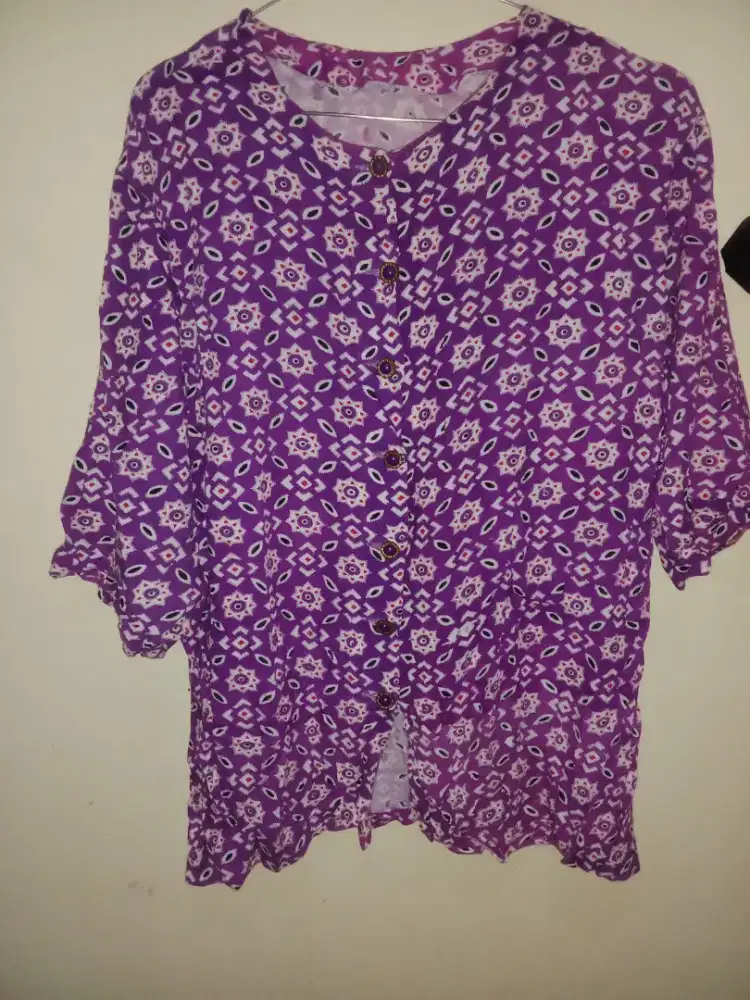 Baju batik lengan seperempat