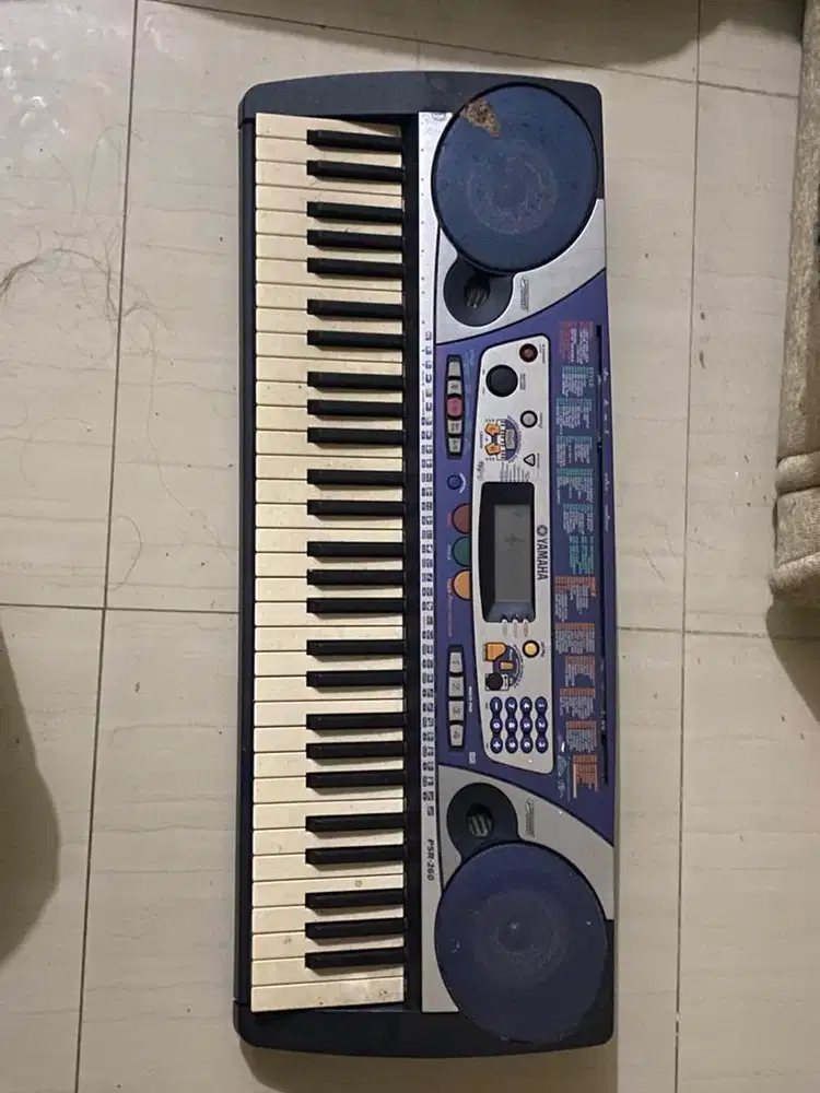 Yamaha PSR-260 bekas