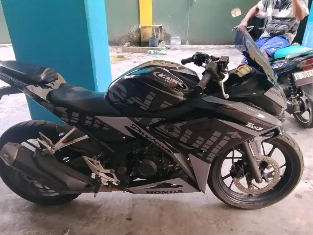 Cbr150R mulus ss complite