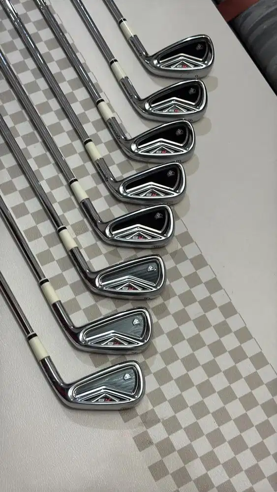 Stick golf iron set R9 & cleaveland bag