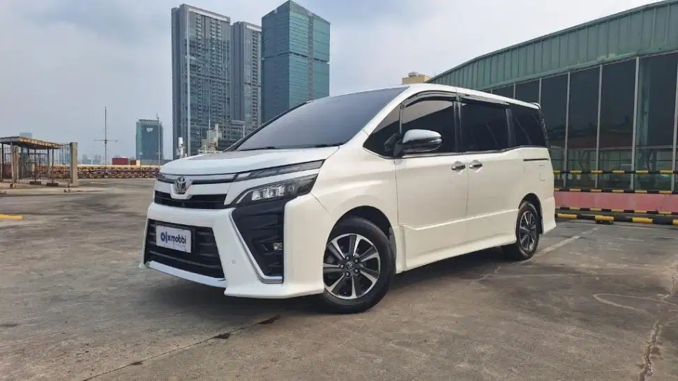 KM LOW PAJAK HIDUP TOYOTA VOXY 2.0 BENSIN-AT