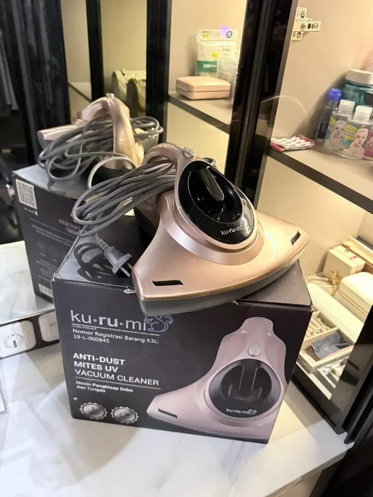 KURUMI ANTI-DUST MITES UV VACUUM CLEANER